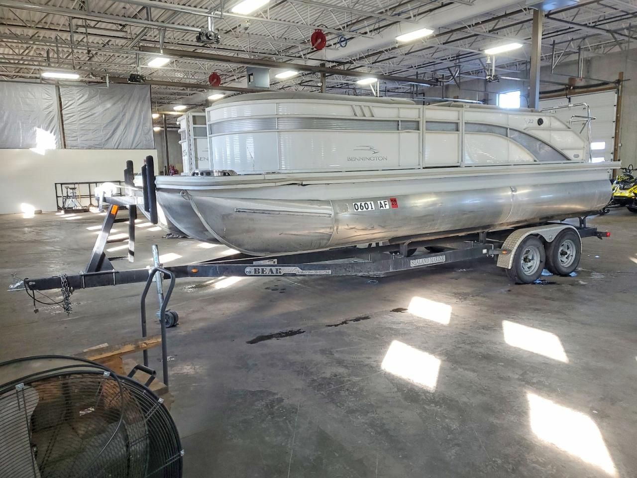 2021 Bennington Pontoon-Pontoon Boat
