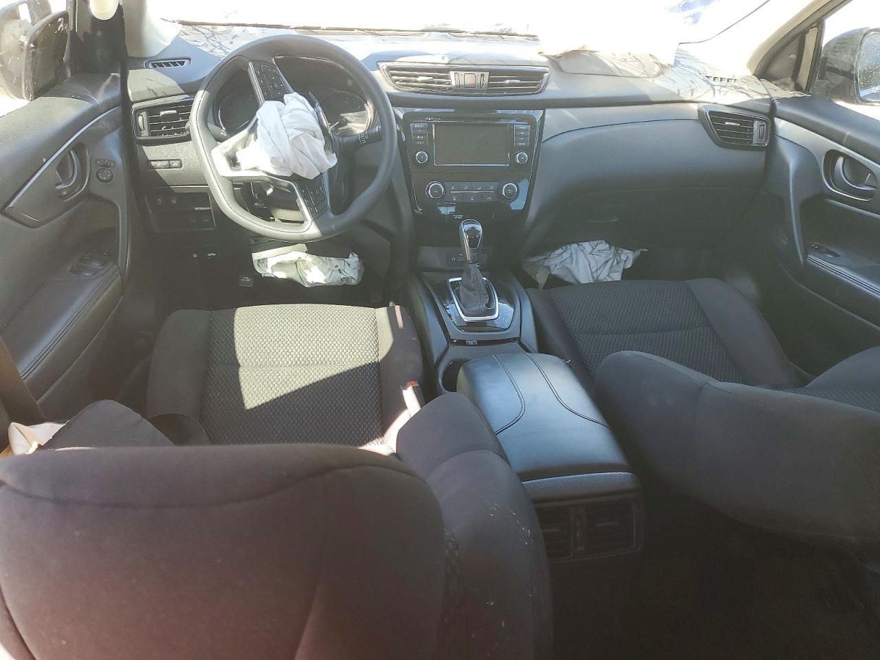 2020 Nissan Rogue Sport s