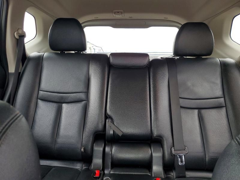 2016 Nissan Rogue sl