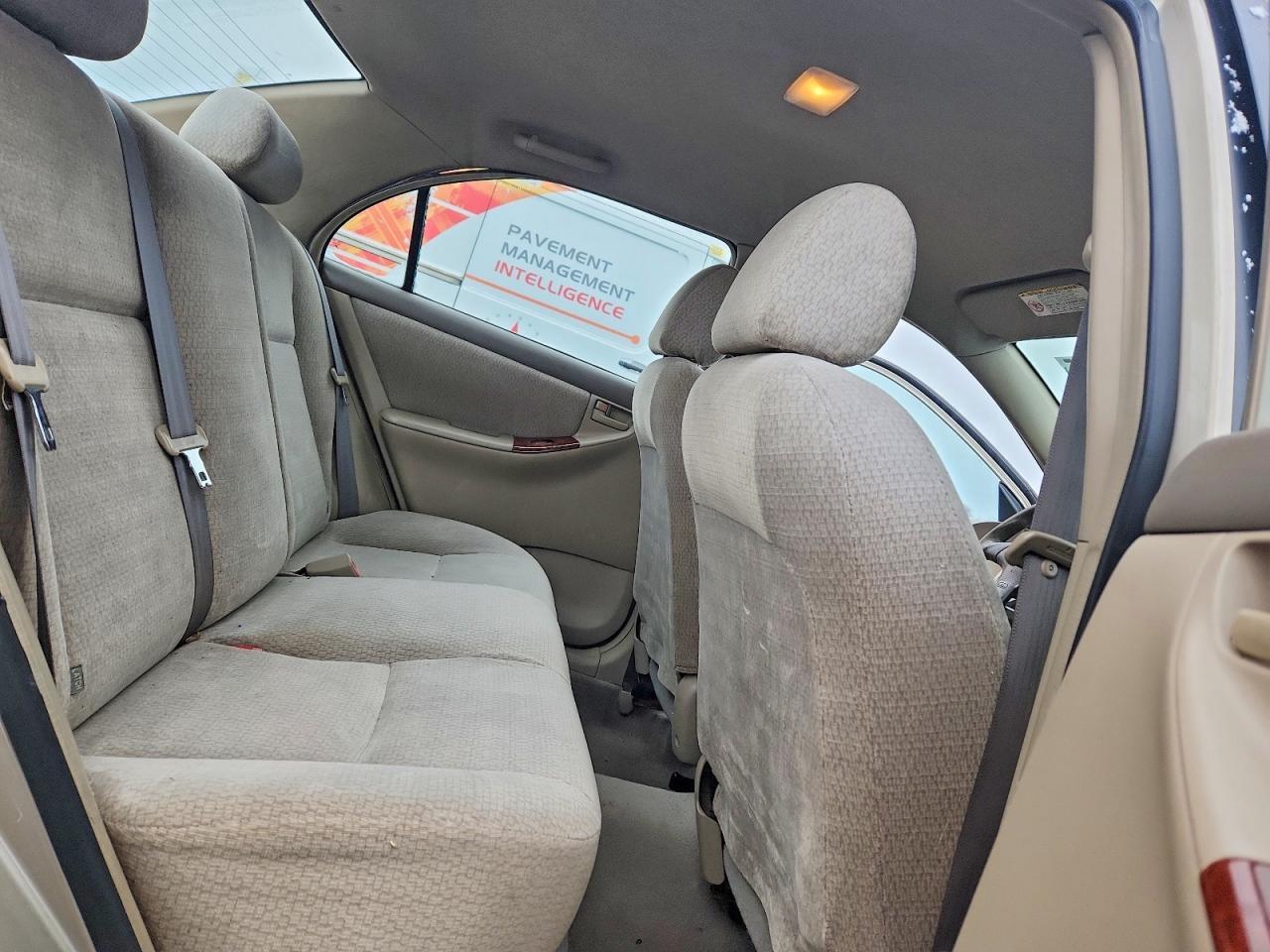 2004 Toyota Corolla le