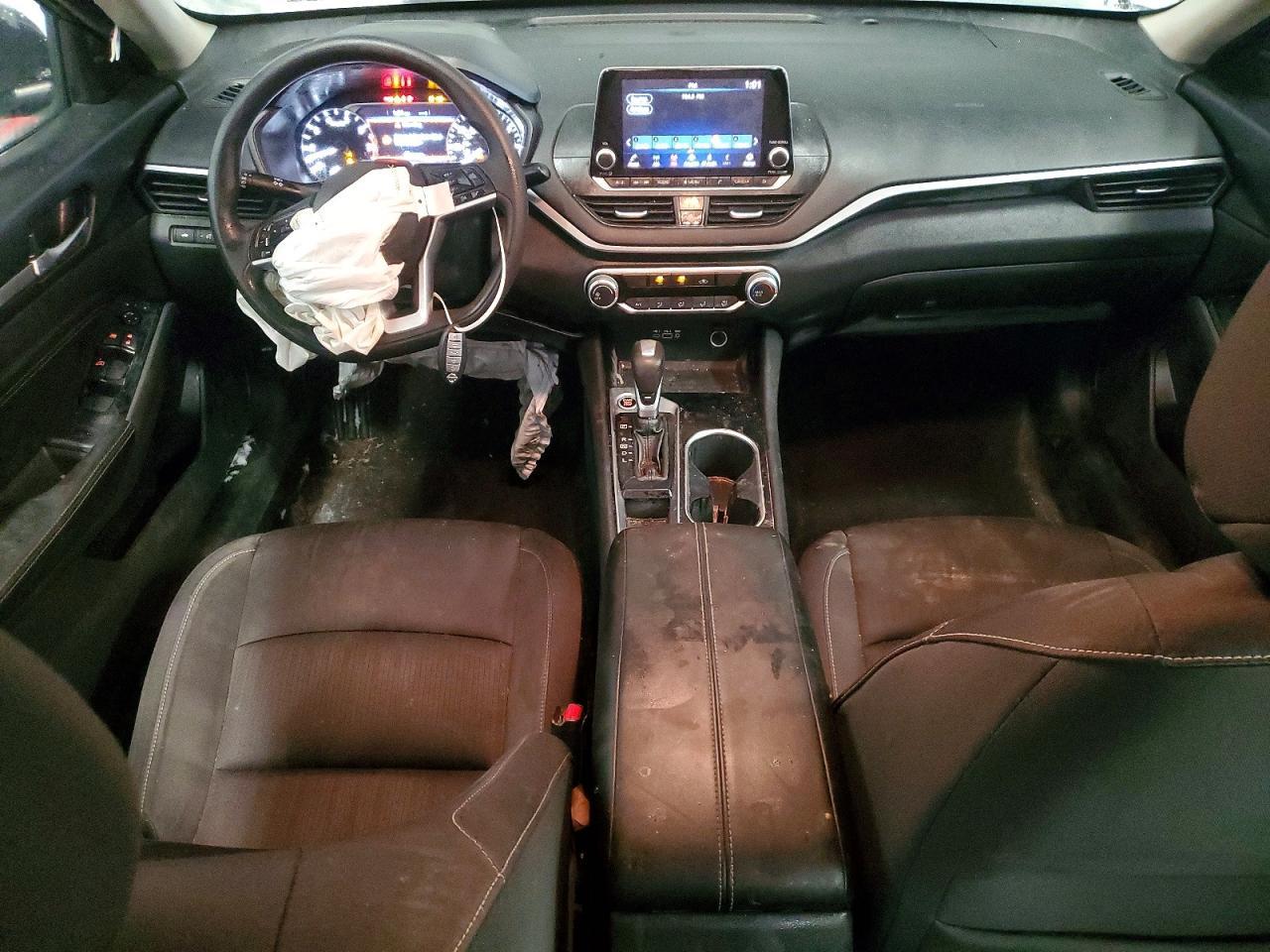 2021 Niss Altima 2.5 sv