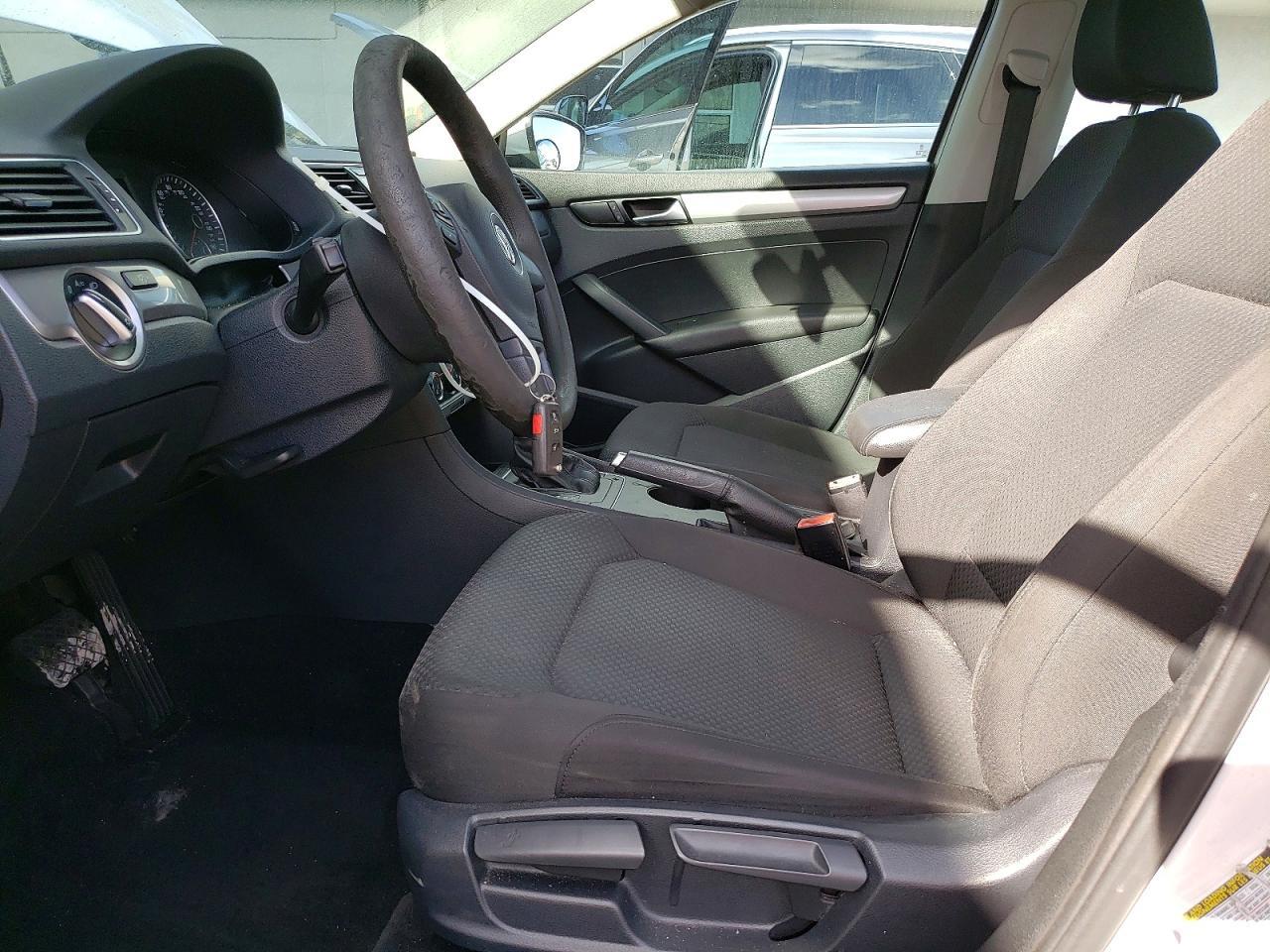2014 Volkswagen Passat s
