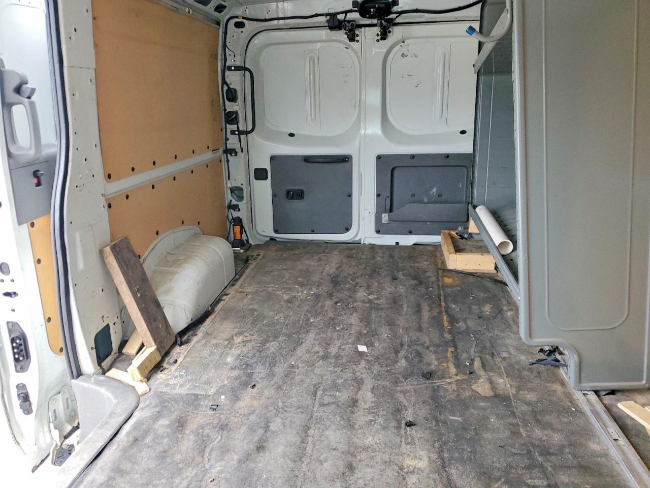 2021 Nissan NV 2500 S