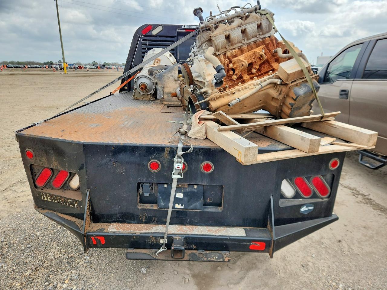2018 Ford F350 Super Duty Flatbed Truck