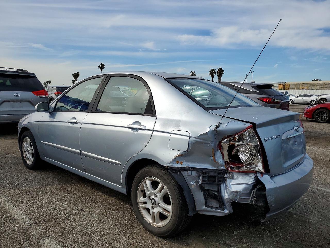 2005 KIA Spectra lx