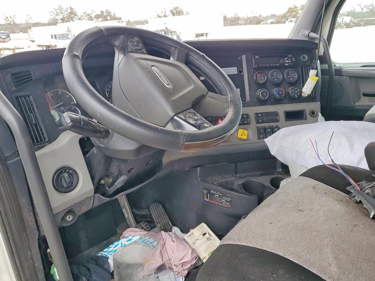 2020 Freightliner Cascadia 126