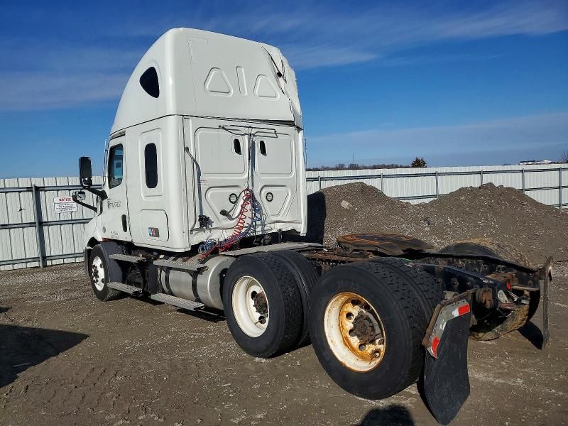 2020 Freightliner Cascadia 116 Semi Truck