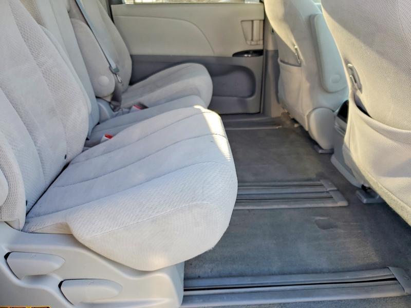 2014 Toyota Sienna le