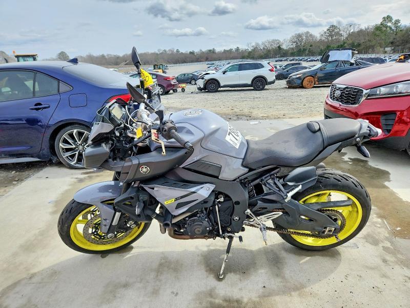 2017 Yamaha FZ10