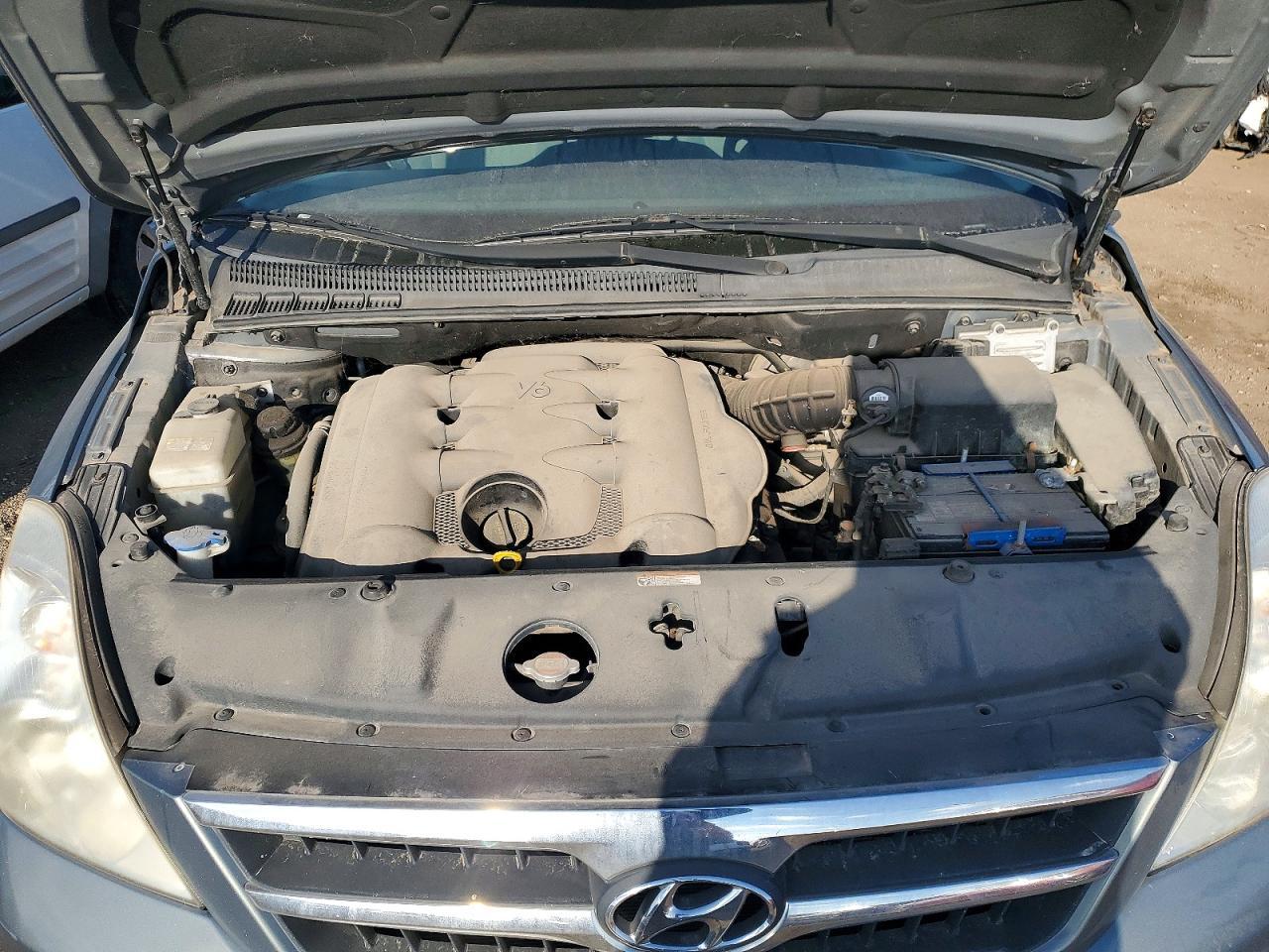 2008 Hyundai Entourage gls