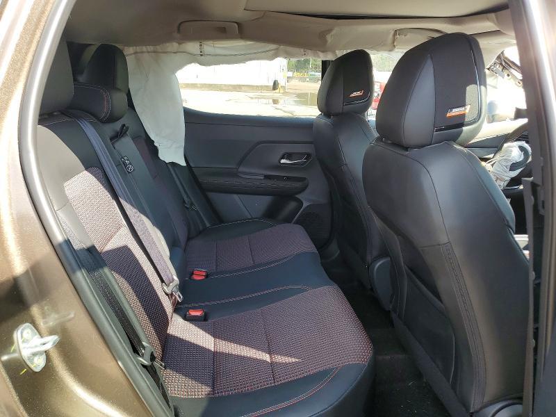 2025 Nissan Kicks sr