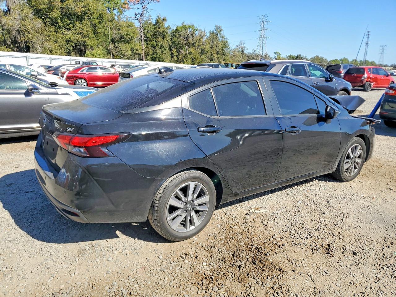 2021 Nissan Versa sv