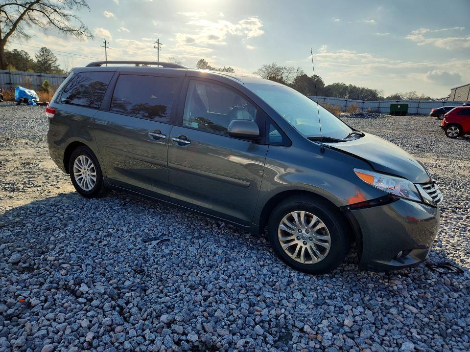 2014 Toyota Sienna xle