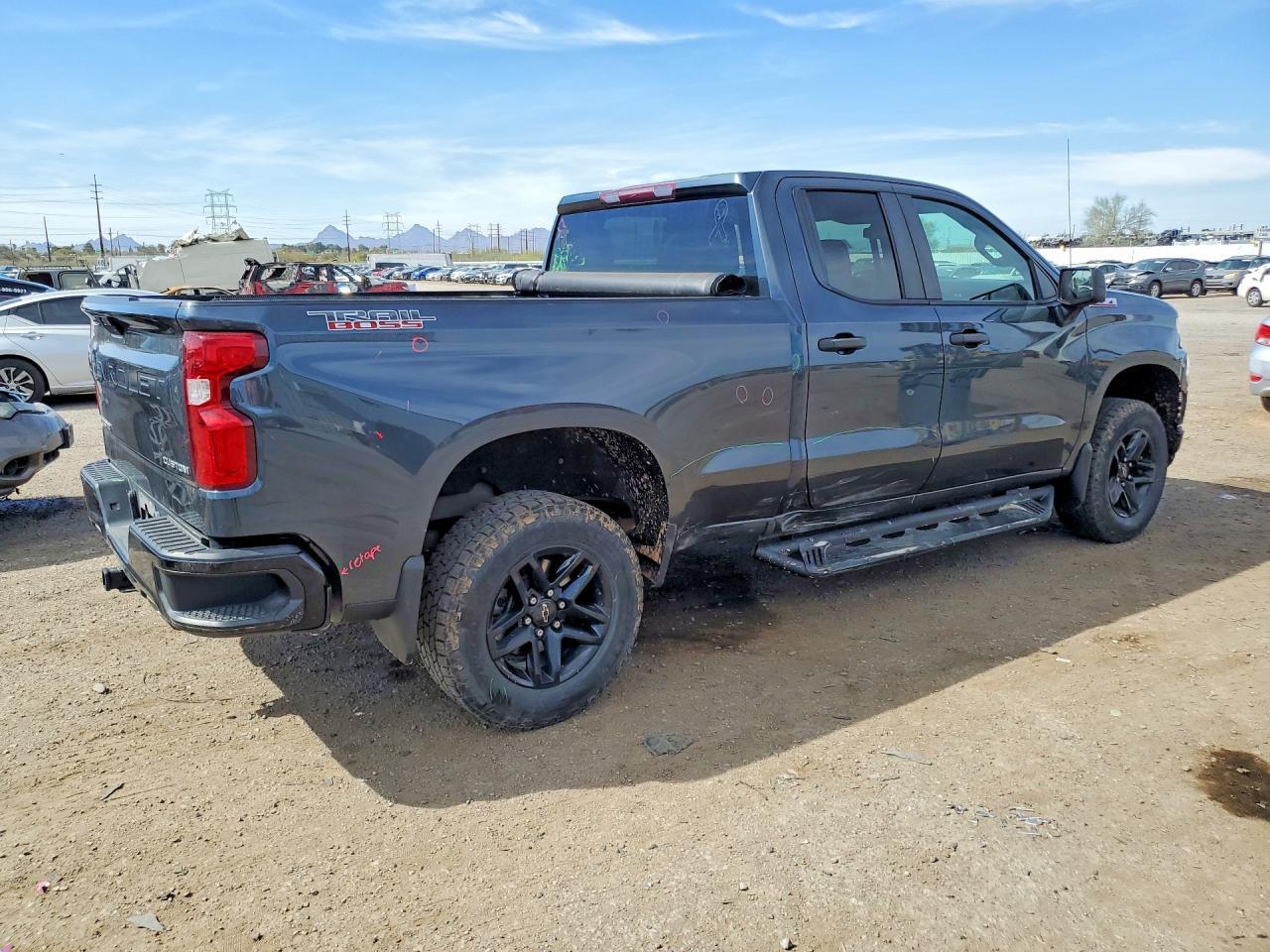 2020 Chevrolet Silverado K1500 Trail Boss Custom