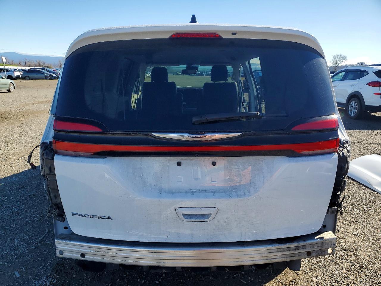 2023 Chrysler Pacifica Touring l