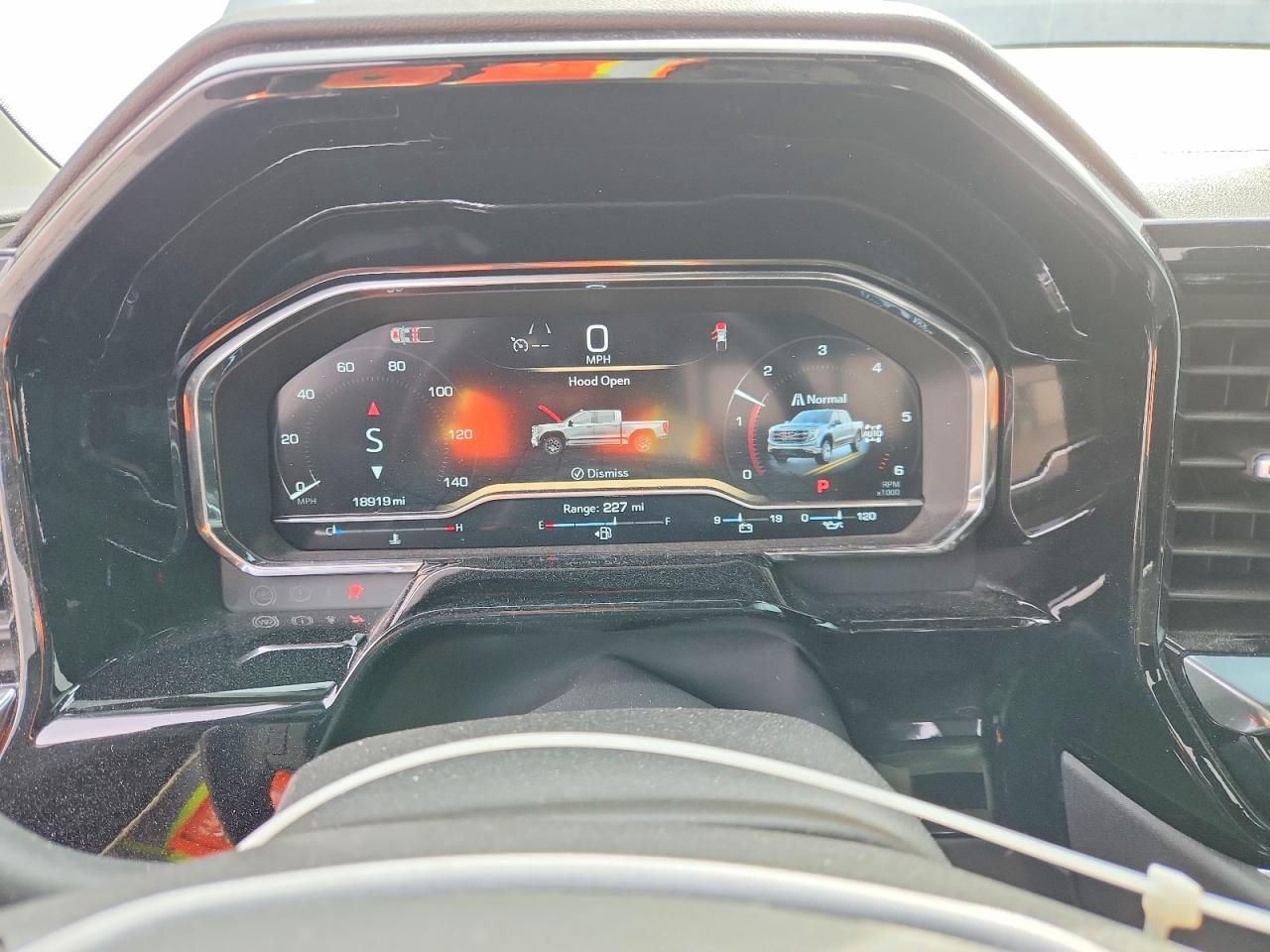 2024 GMC Sierra K1500 slt