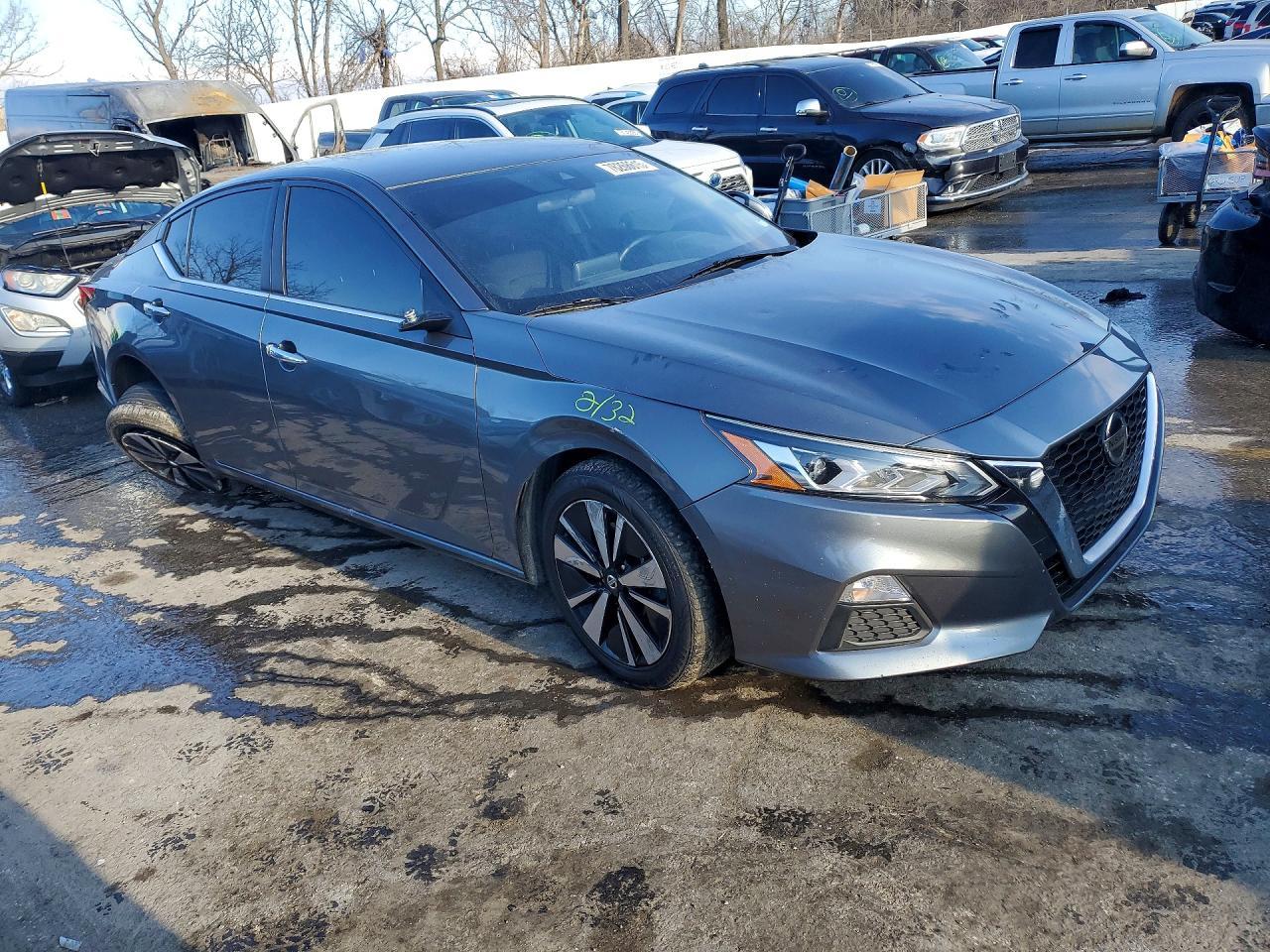 2021 Nissan Altima sv