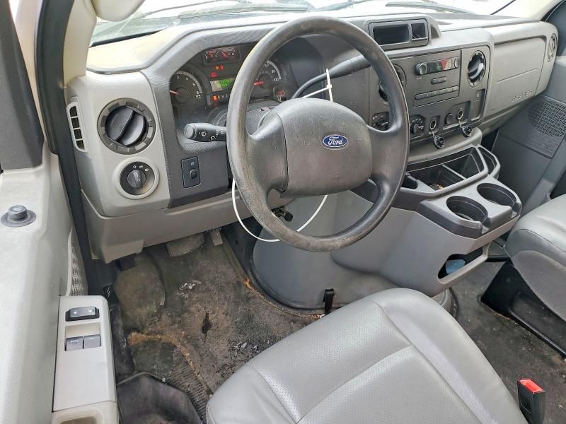 2018 Ford Econoline E450 Super Duty Cutaway van