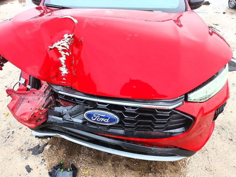 2025 Ford Escape st Line