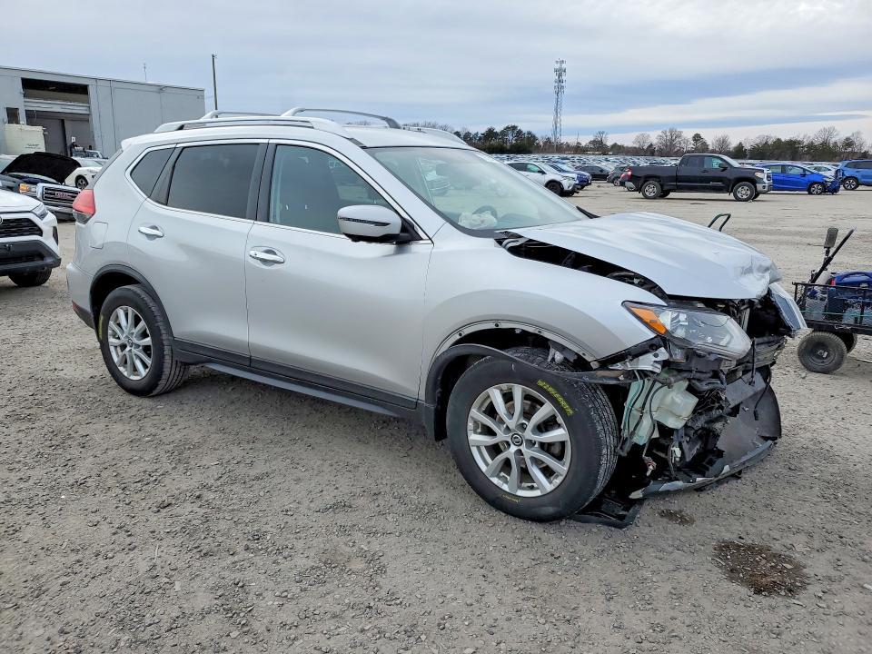 2017 Nissan Rogue sv