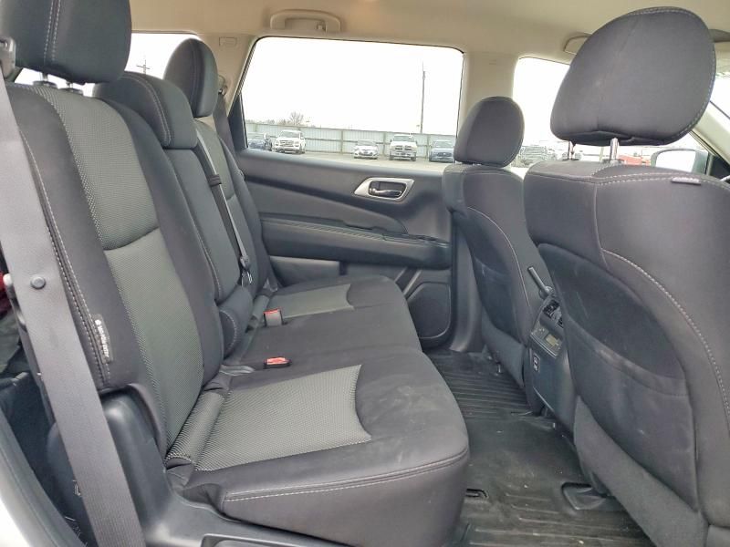 2018 Nissan Pathfinder s