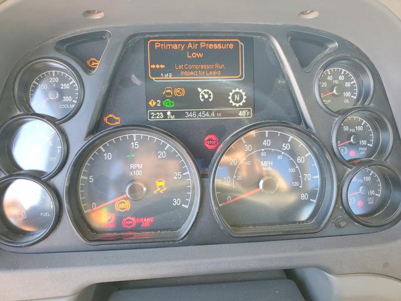 2015 Peterbilt 567 Semi Truck