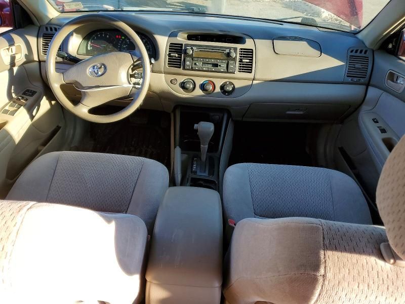 2004 Toyota Camry le