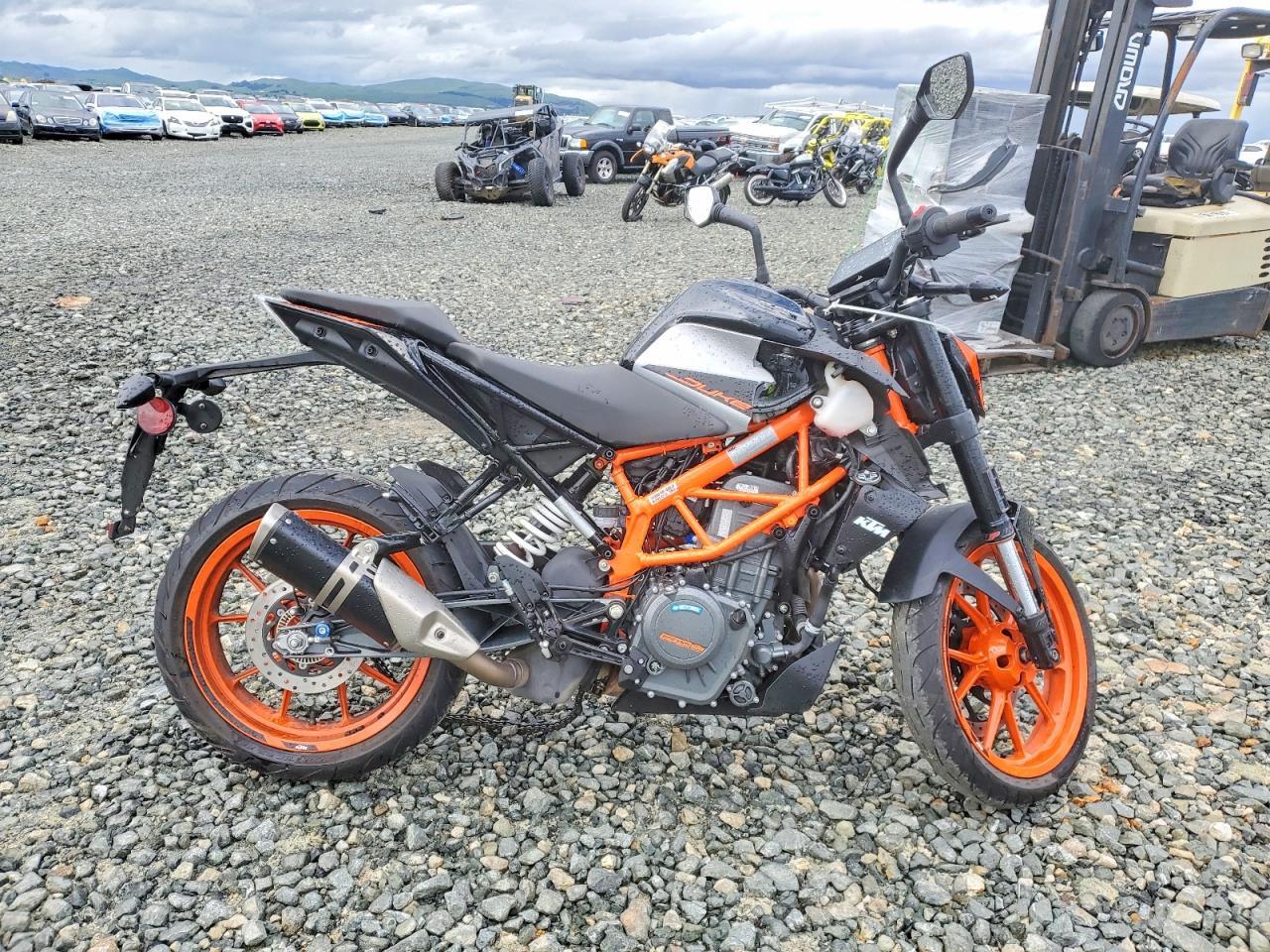 2022 KTM 390 Duke