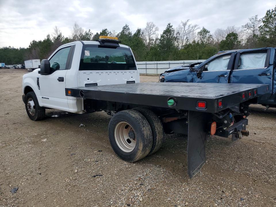 2017 Ford F350 Super Duty Flatbed Truck