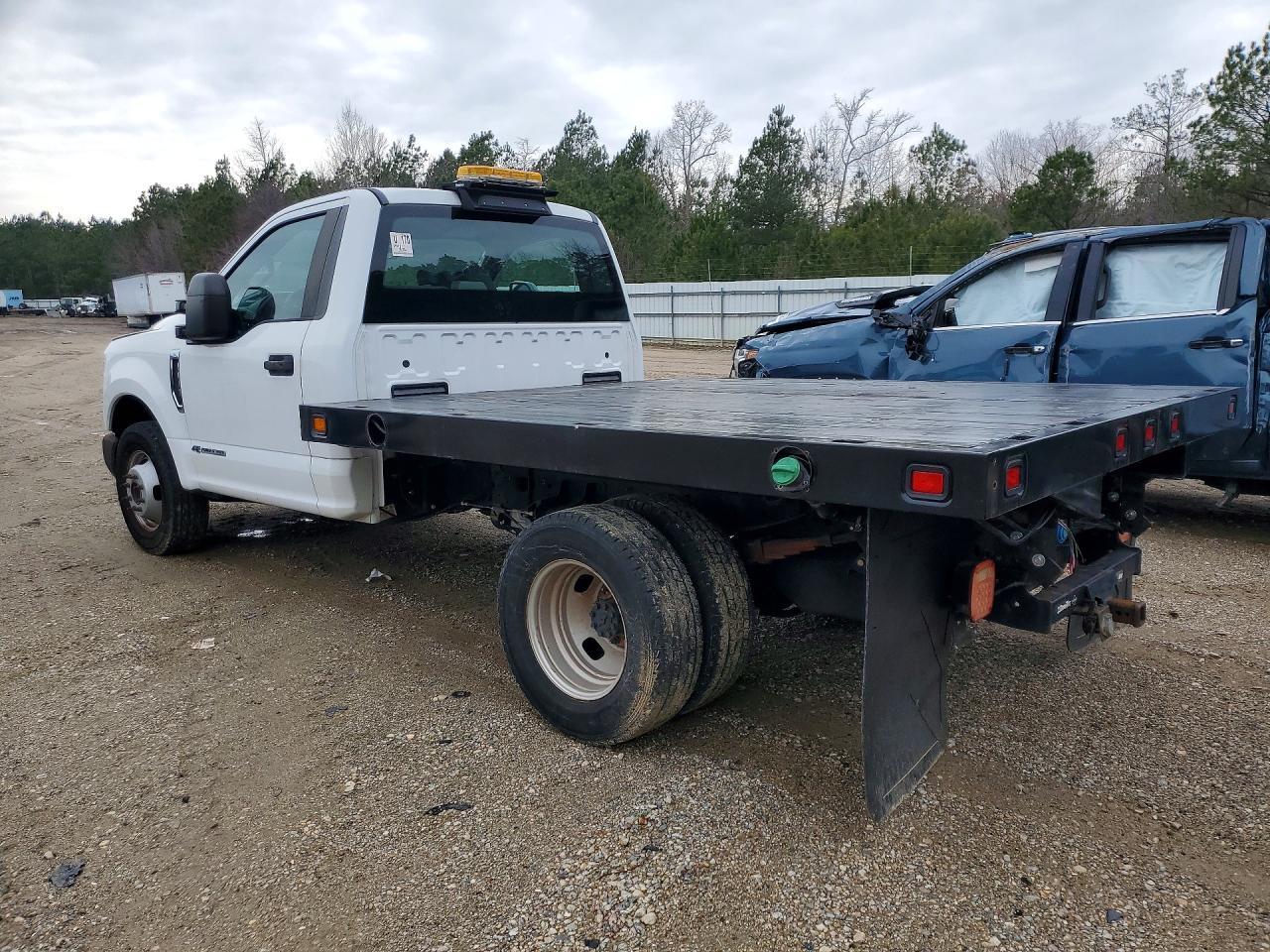 2017 Ford F350 Super Duty Flatbed Truck