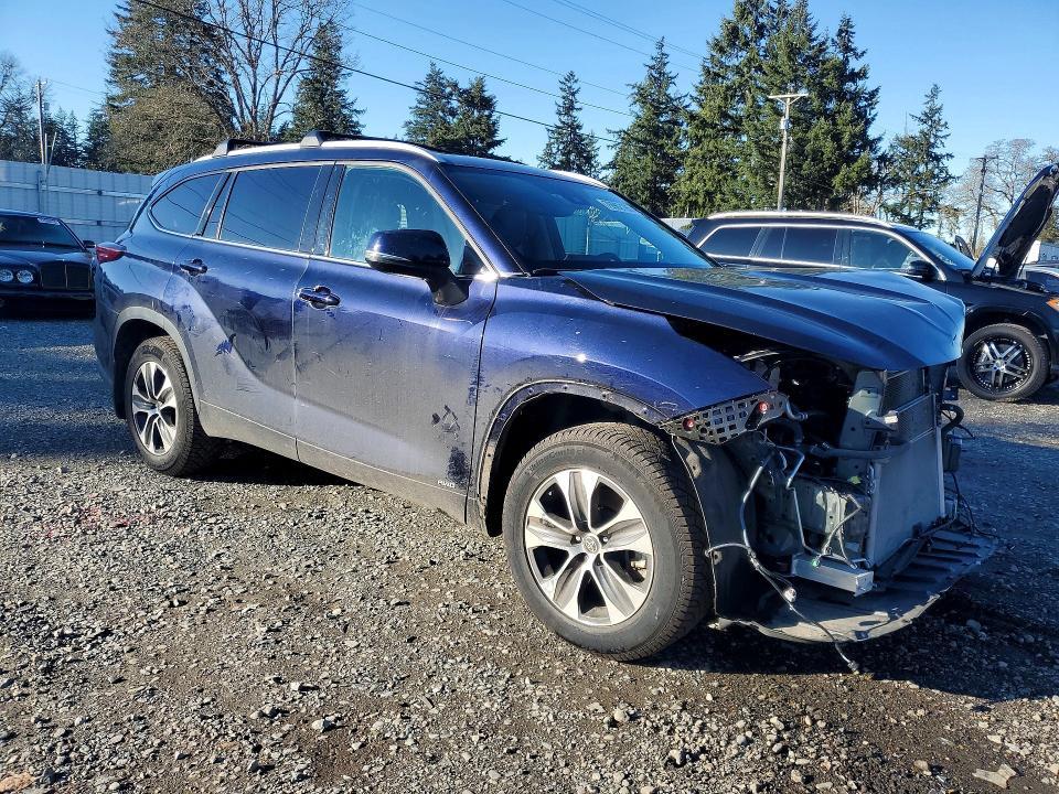 2022 Toyota Highlander Hybrid xle