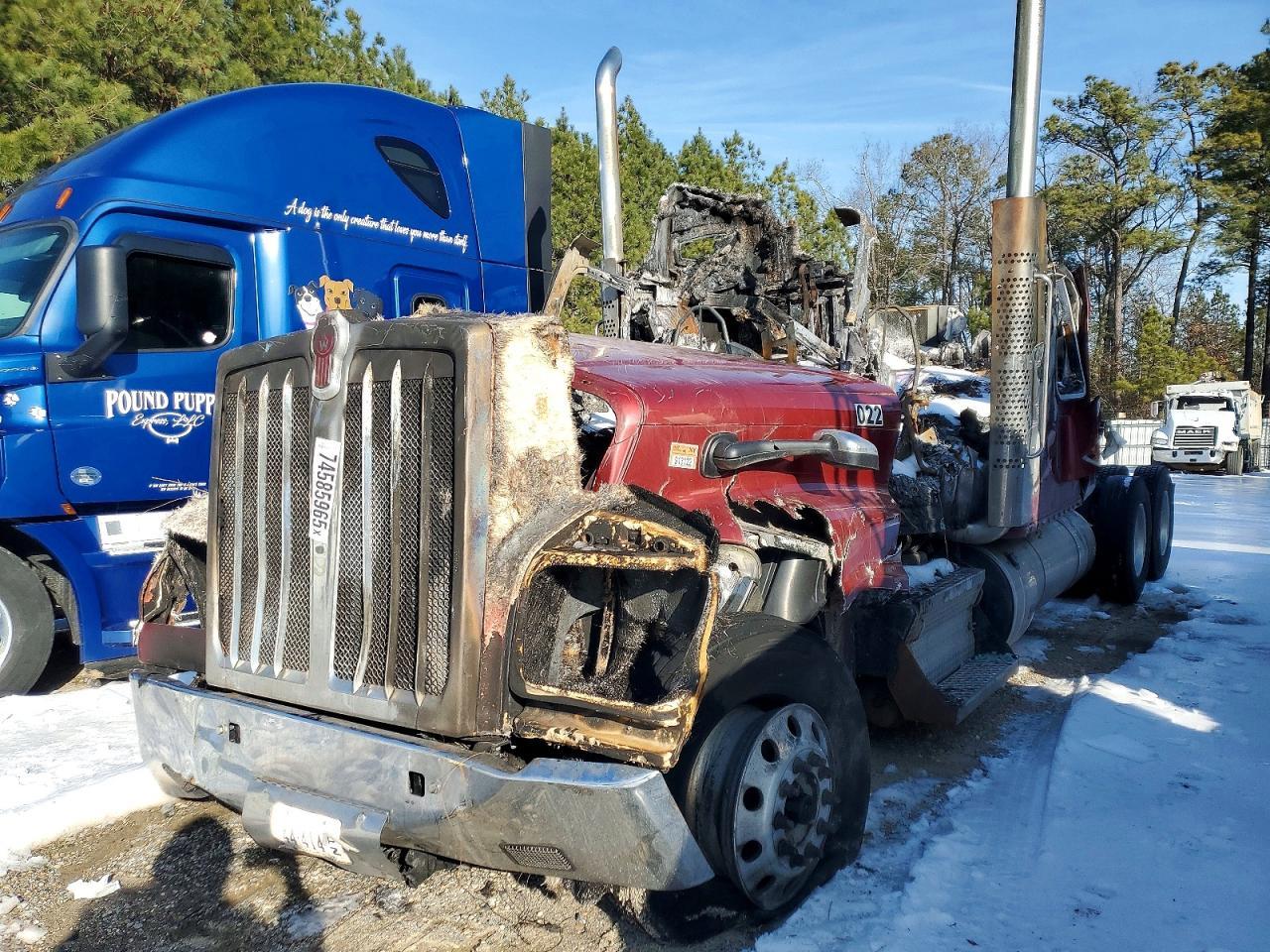2023 Kenworth Construction W990