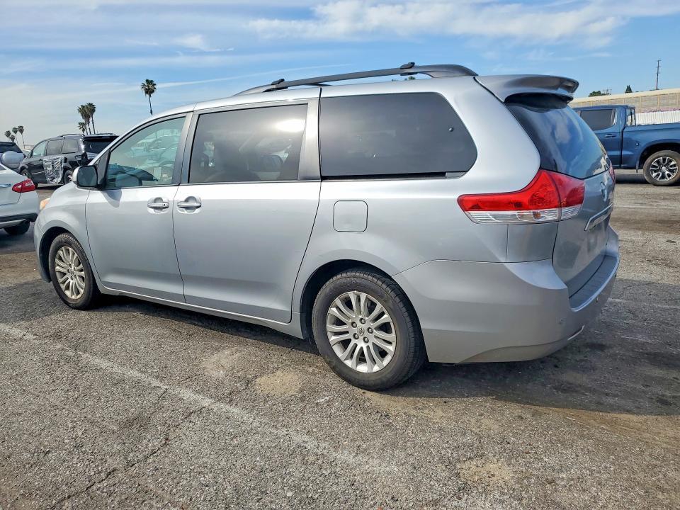 2011 Toyota Sienna xle
