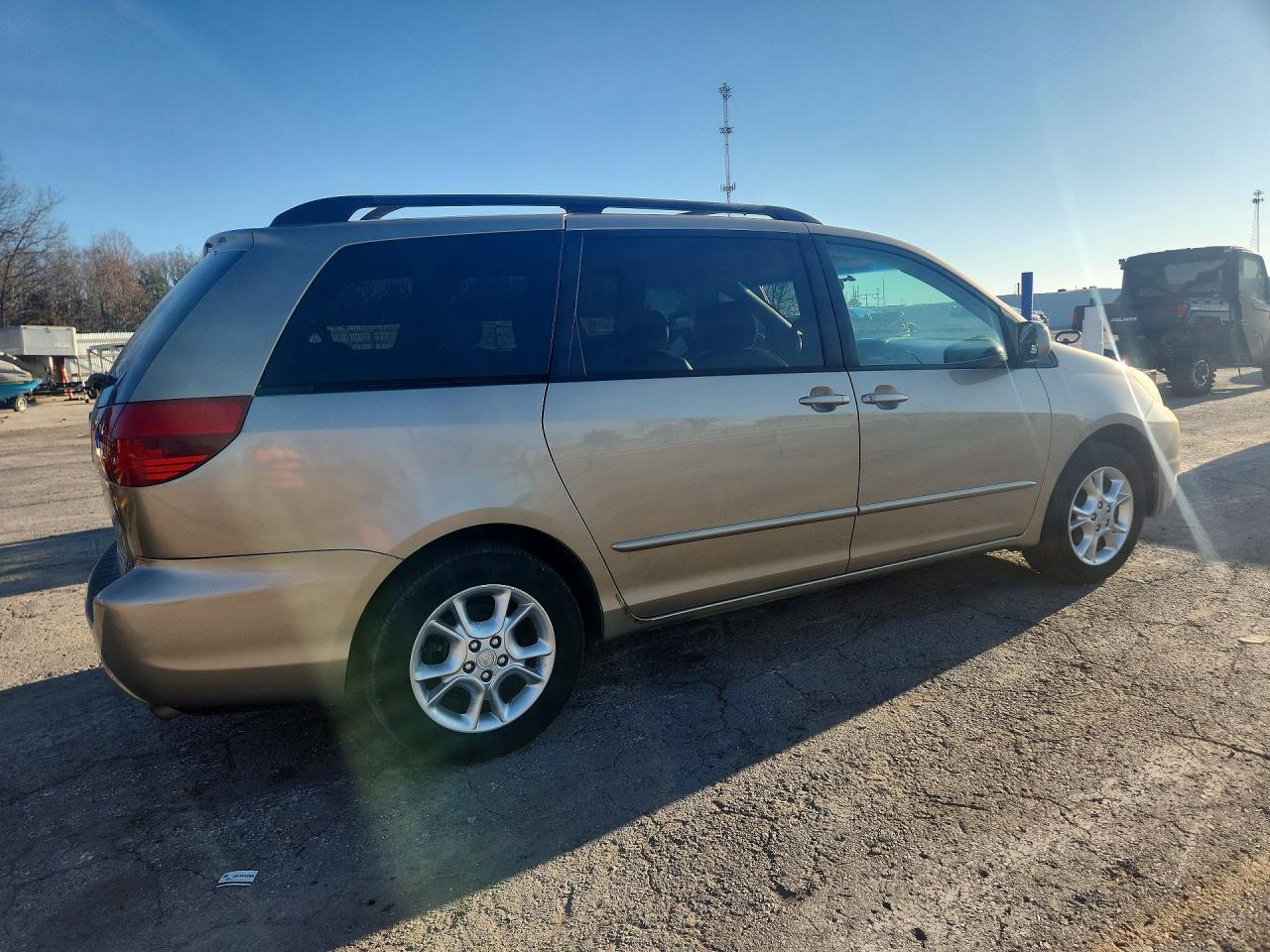 2004 Toyota Sienna xle 7 Passenger