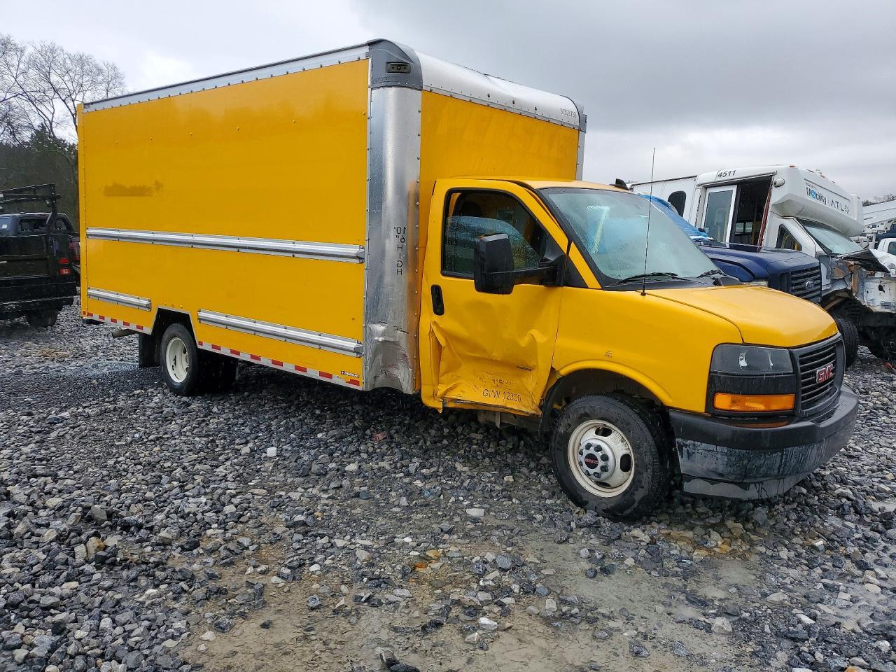 2023 GMC Savana BOX Truck