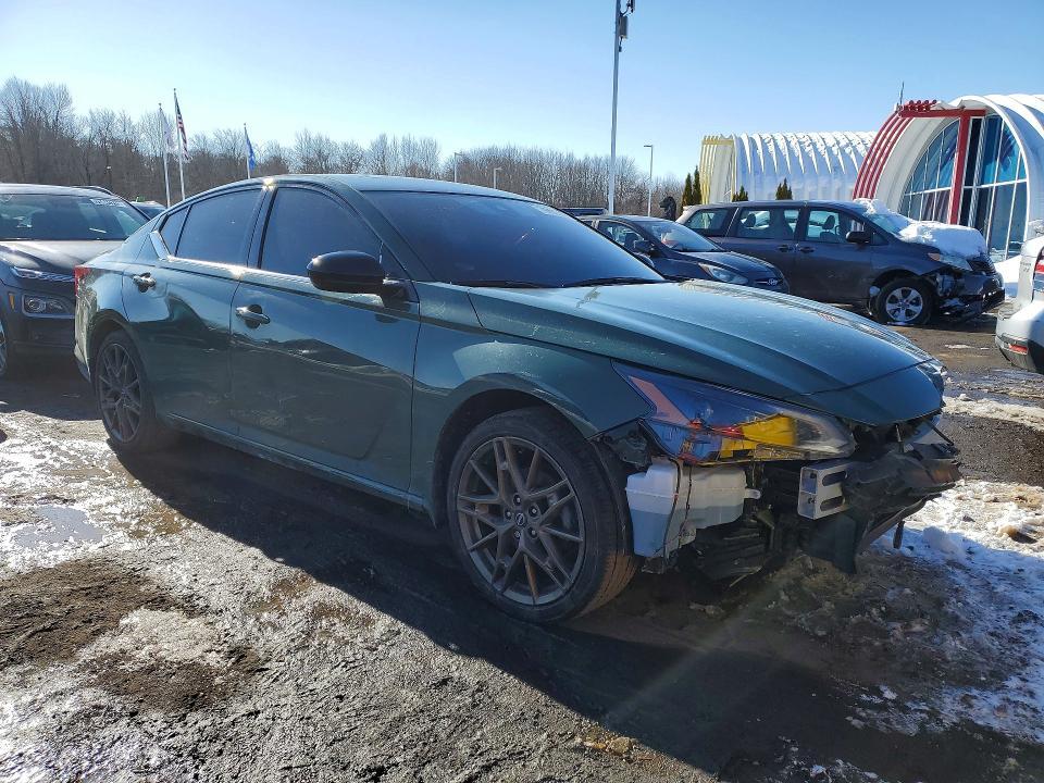 2025 Nissan Altima sr
