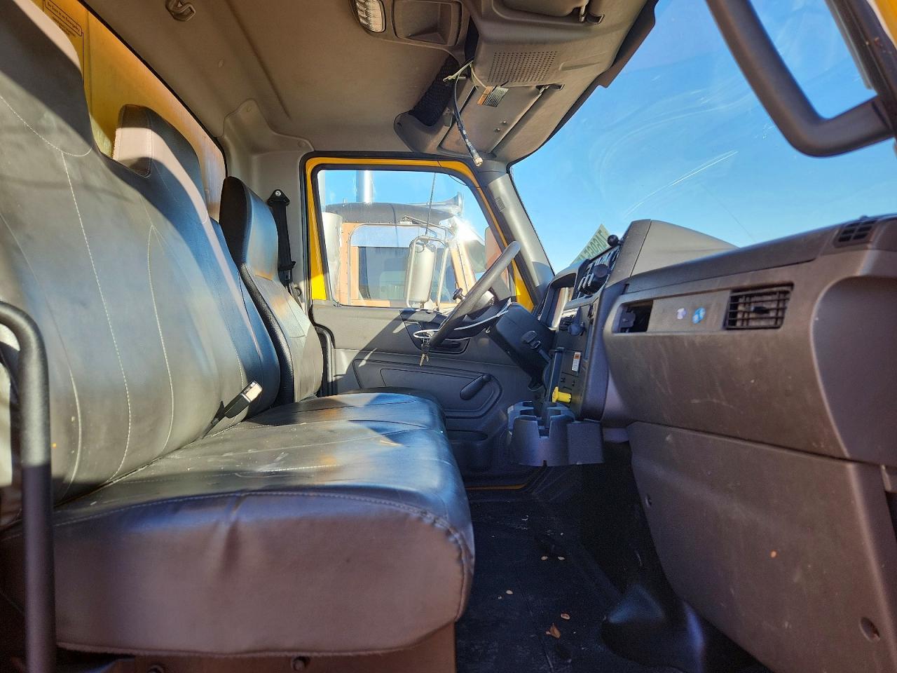 2020 International MV607 BOX Truck