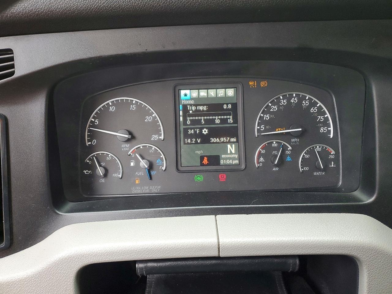 2019 Freigliner 2019 Freightliner Cascadia 126 Semi Truck