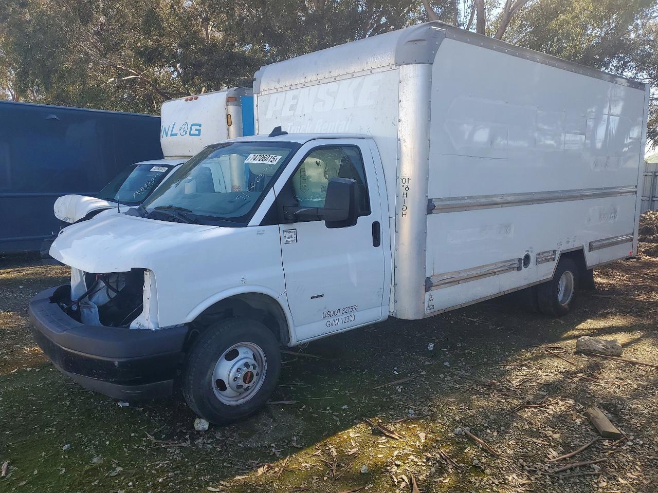 2022 GMC Savana BOX Truck
