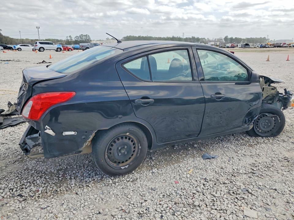 2015 Nissan Versa 1.6 s
