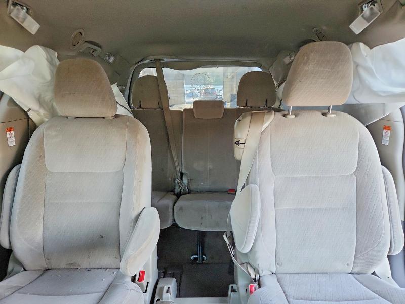 2016 Toyota Sienna le 8-passenger