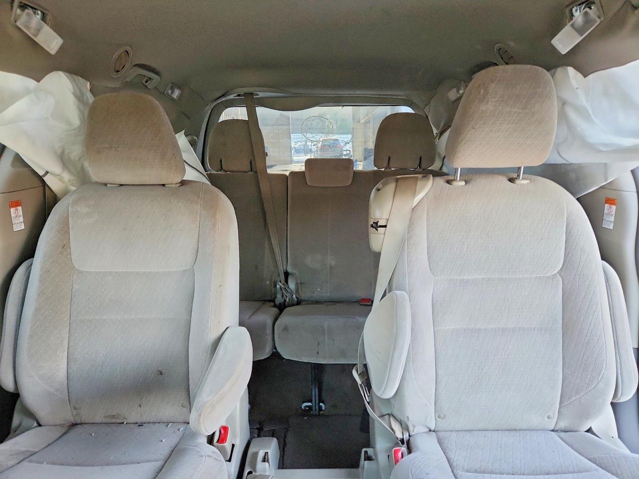 2016 Toyota Sienna le 8-passenger