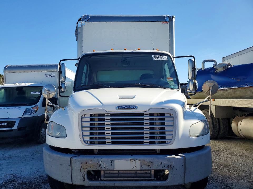 2016 Isuzu NRR BOX Truck
