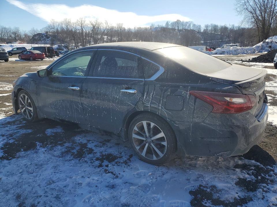 2017 Niss Altima