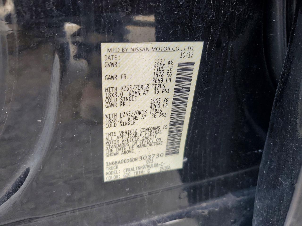 2013 Nissan Titan SV