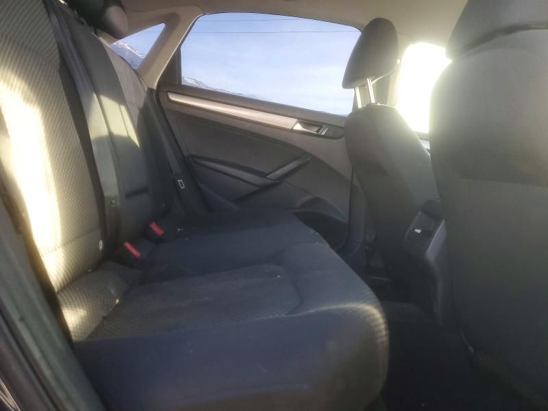 2012 Volkswagen Passat s