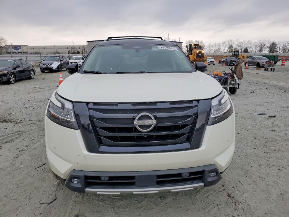 2022 Nissan Pathfinder sl