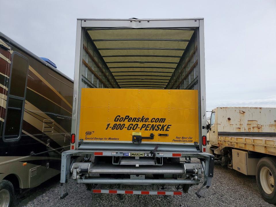 2026 Freightliner M2 106 Med-box Truck