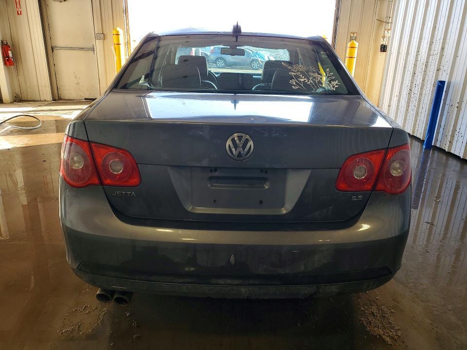 2005 Volkswagen New Jetta 2.5l Option Package 2