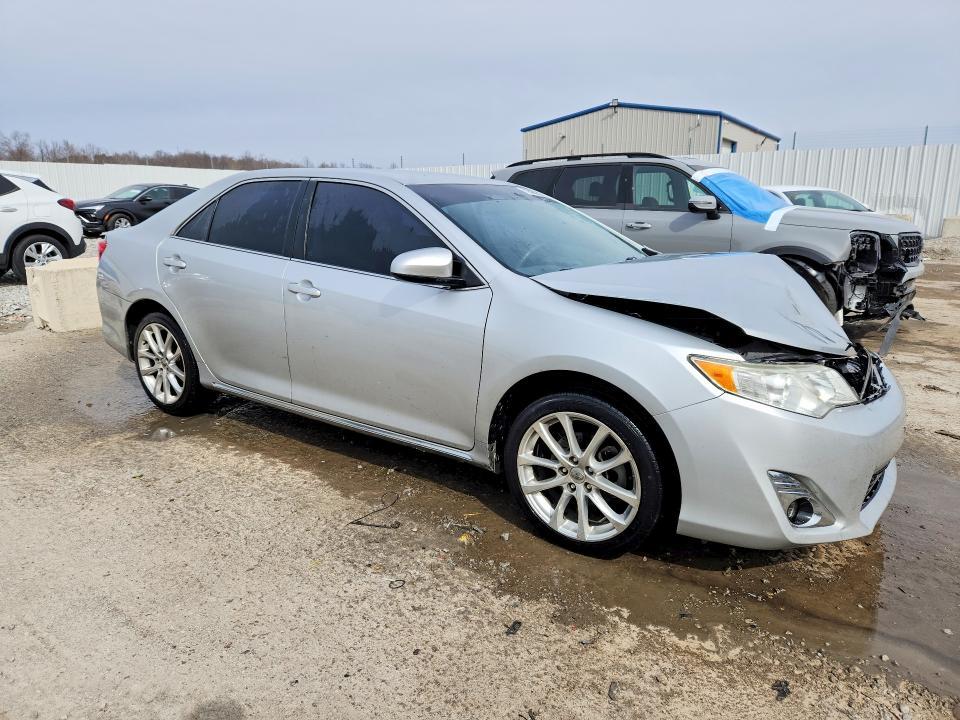 2014 Toyota Camry le